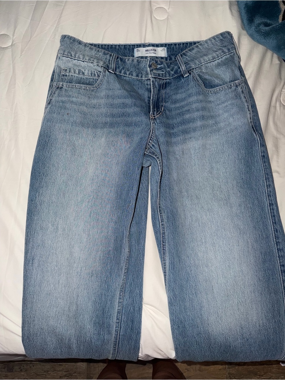 Hollister Women's Light Wash Wide-Leg Jeans